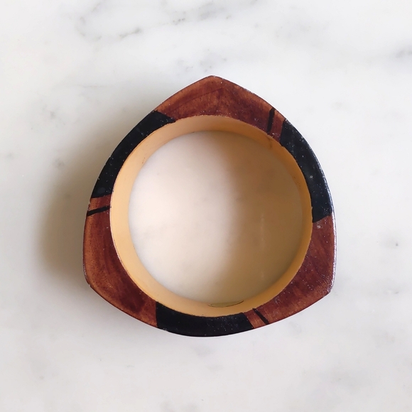 Vintage 1.25" Wide Floral and Pattern Two Tone Painted Wooden Bangle Bracelet. - Picture 3 of 3